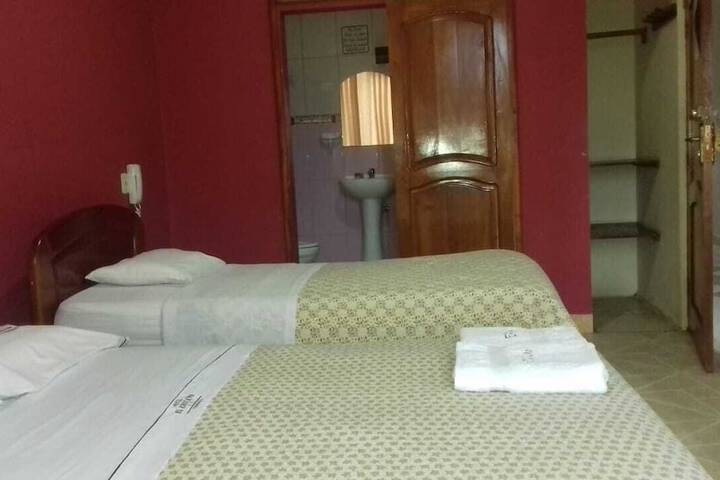 Room 9 of 31