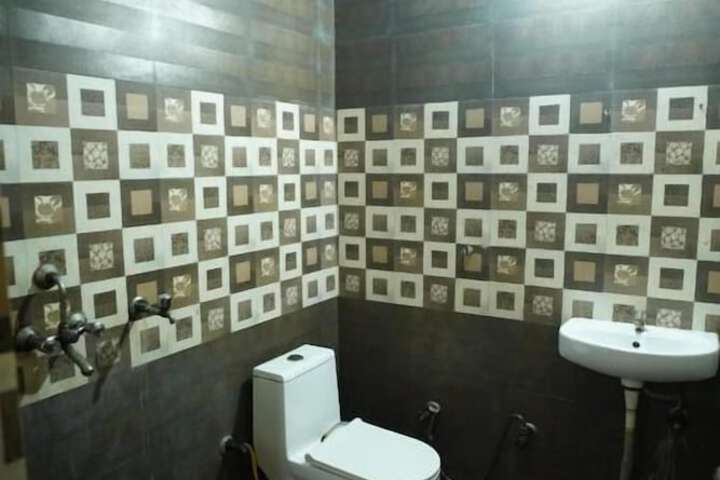 Room 15 of 17