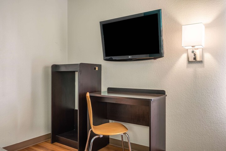 Room 8 of 46