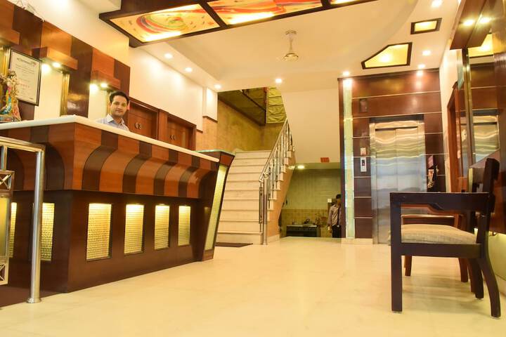 Check-in/check-out kiosk