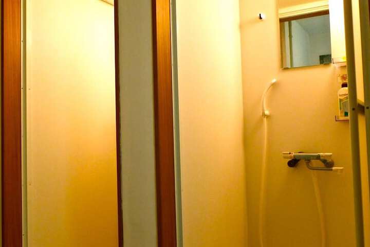 Room 14 of 33
