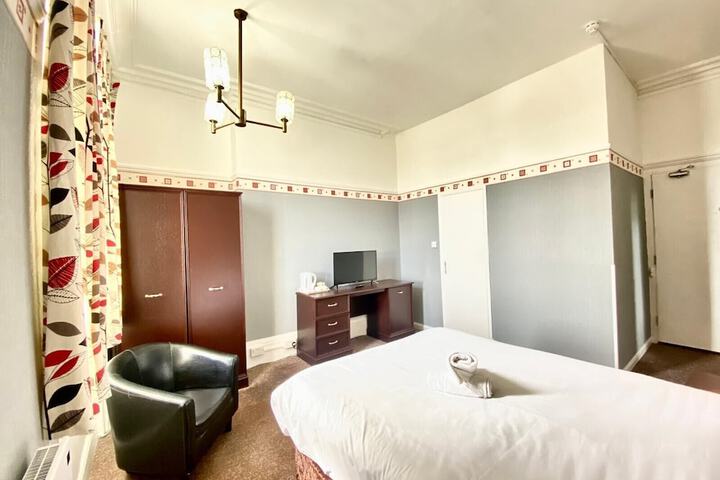 Room 51 of 99
