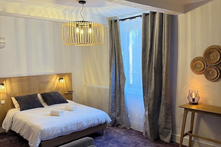 Room 9 of 28