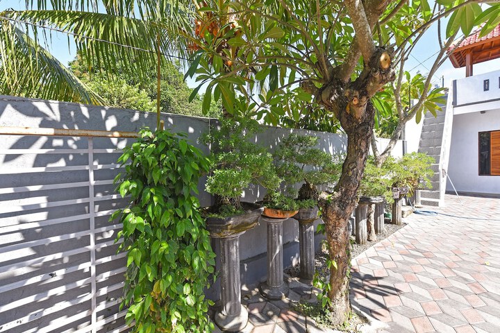 Hotel Exterior 34 of 37