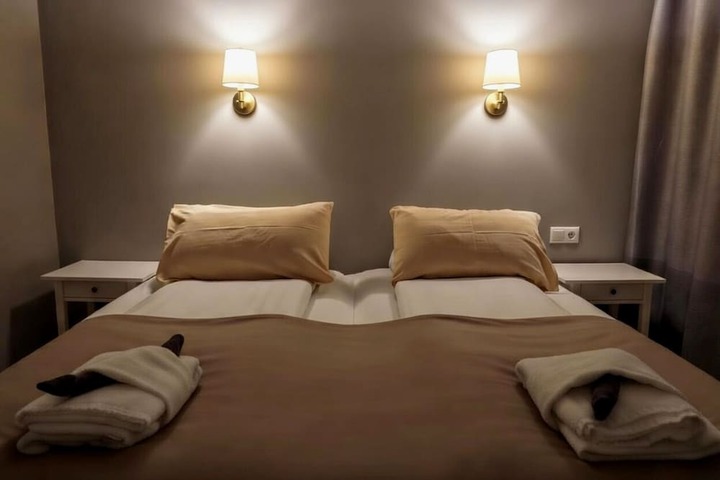 Room 25 of 59