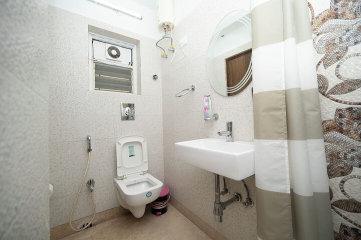 Room 80 of 118