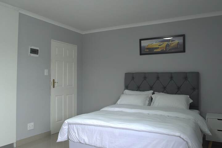 Room 2 of 27