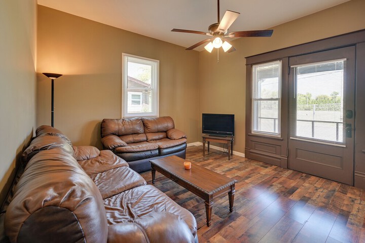 Hopkinsville Home: Walk to Downtown!