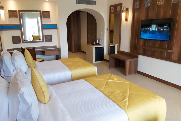 Room 9 of 35