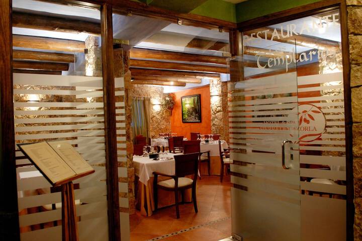 Dining 45 of 65