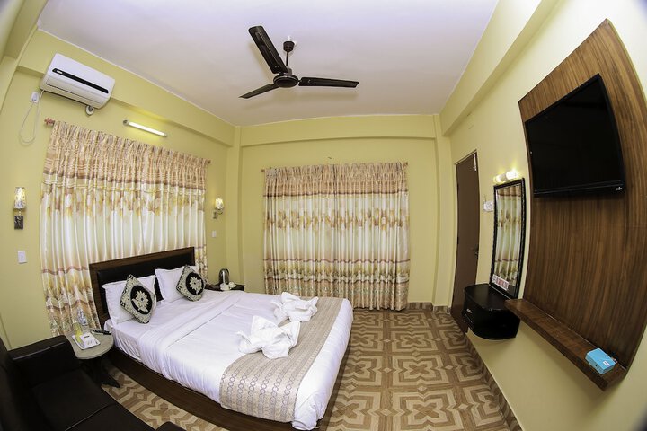 Room 12 of 30
