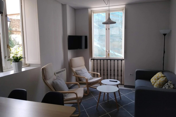 Room 6 of 8