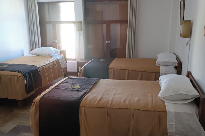 Room 13 of 34