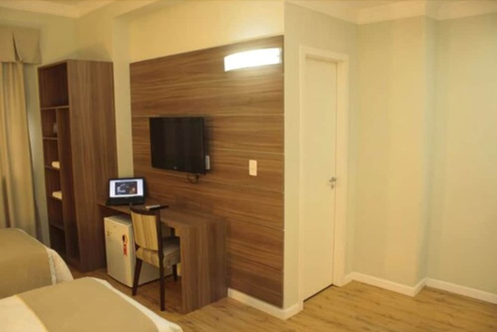 Room 19 of 42