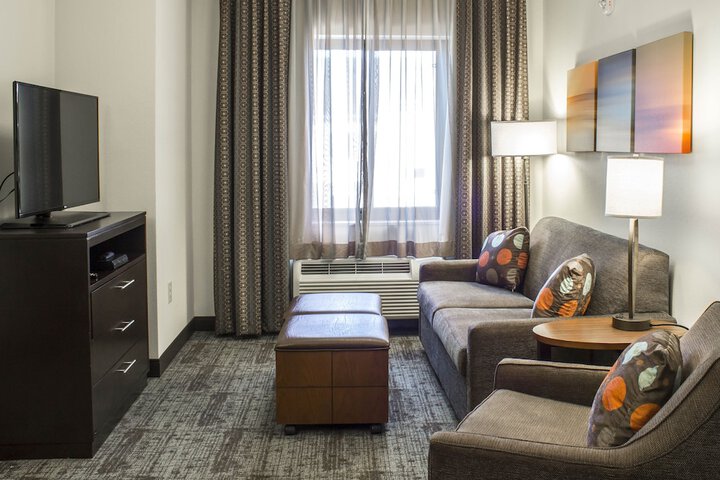 Room 9 of 42