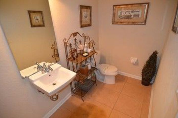 Room 2 of 28