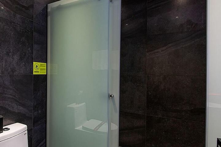 Room 68 of 99