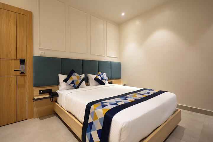 Room 15 of 48
