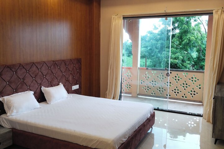Room 12 of 20