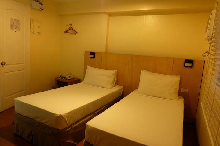 Room 14 of 89