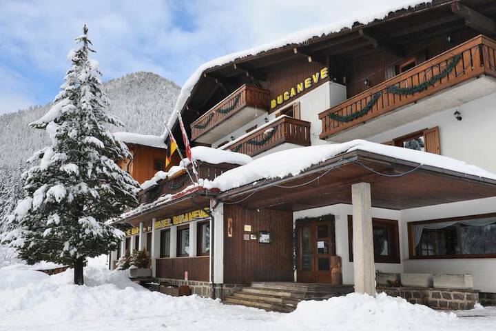 Hotel Bucaneve in Moena