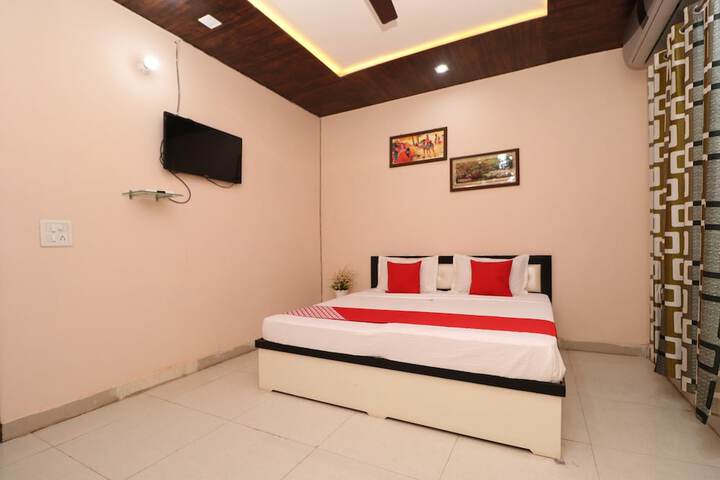 Room 14 of 25