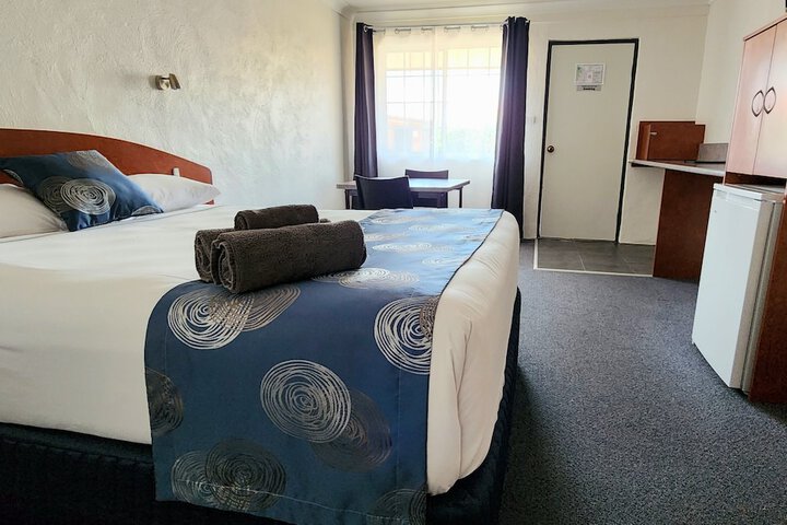 Room 5 of 38