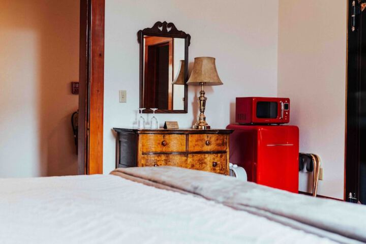 Room 25 of 82