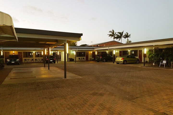 Hotel Exterior 54 of 56