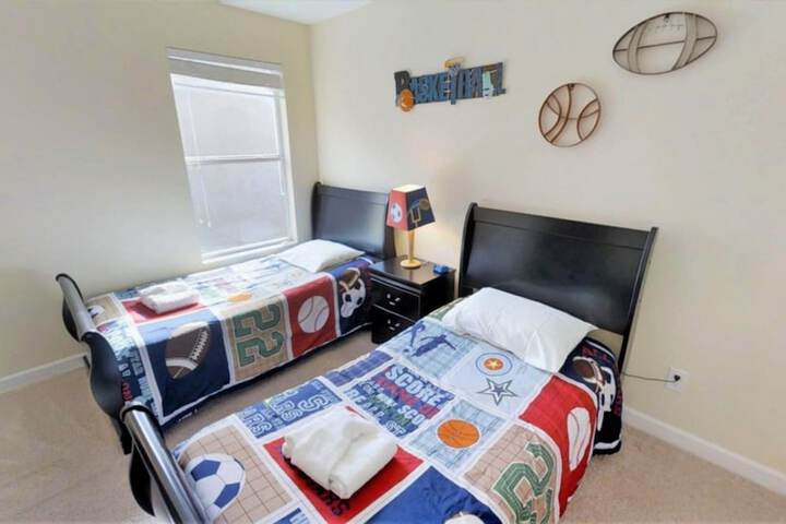 Room 15 of 53