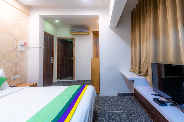 Room 43 of 61