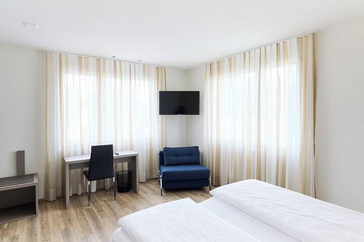 Room 9 of 28