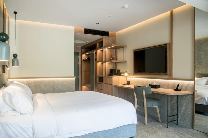 Room 40 of 332