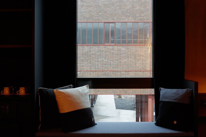 Room 12 of 33