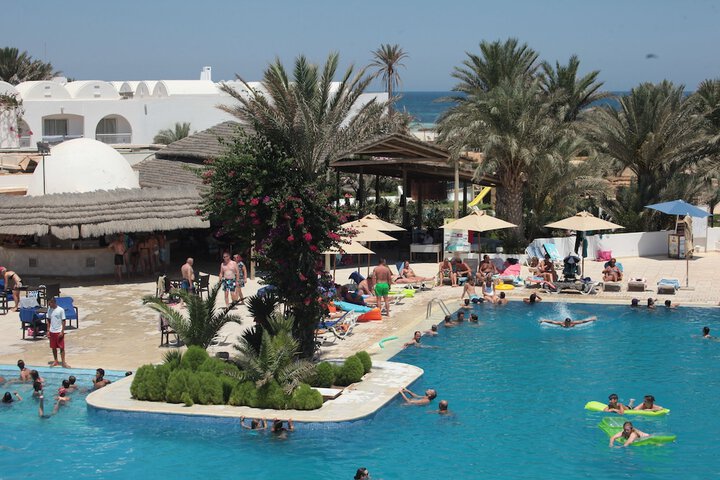 Hotel with Pool