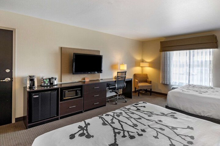 Room 17 of 36