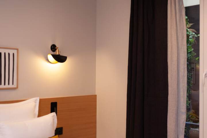 Room 7 of 27