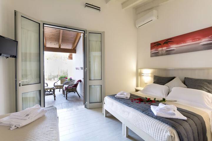 Room 4 of 76