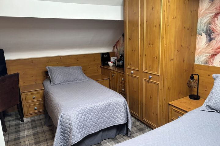 Room 11 of 24