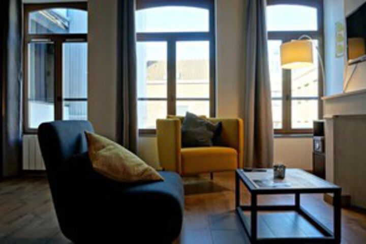 Room 12 of 18