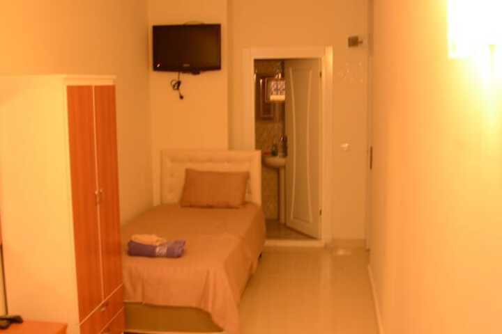 Room 25 of 43