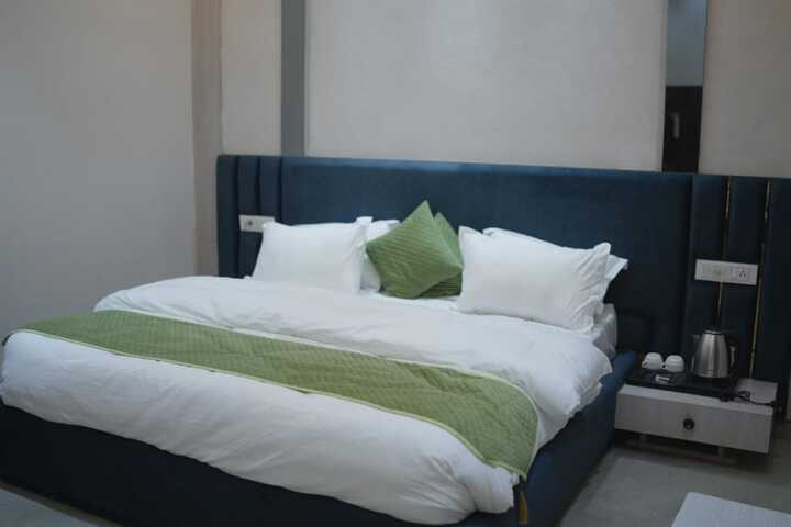Room 12 of 24