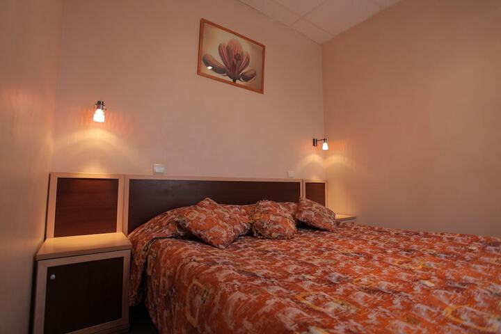 Room 3 of 42