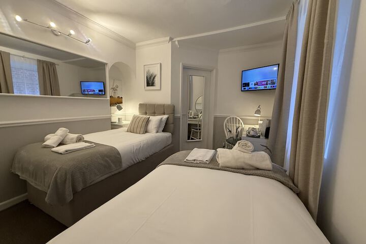 Room 6 of 72