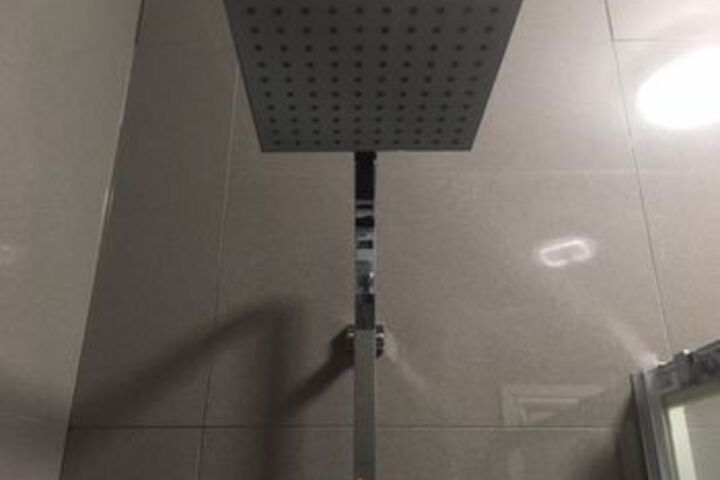 Room 9 of 29