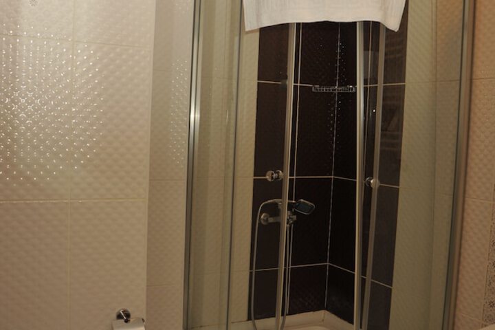 Room 18 of 21