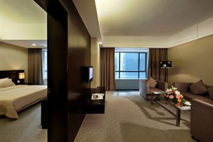 Room 5 of 6