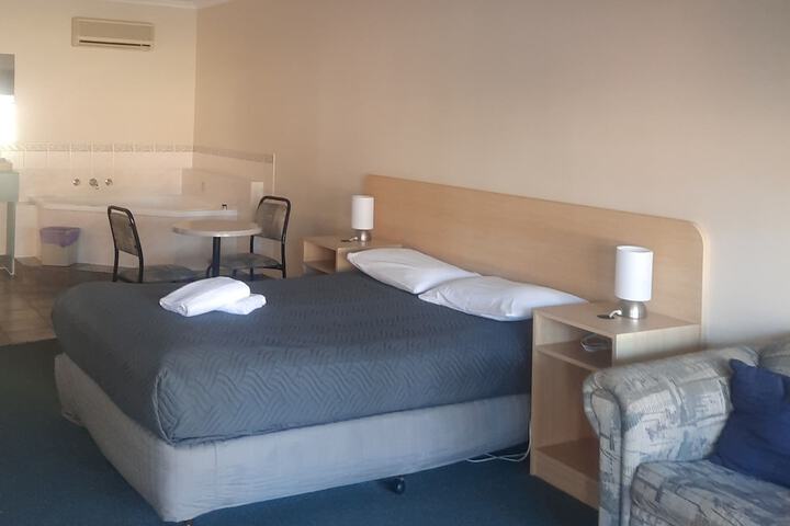 Room 19 of 29