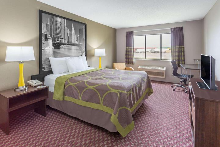 1 Queen Bed (2 of 12)