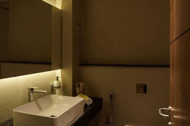 Room 12 of 22